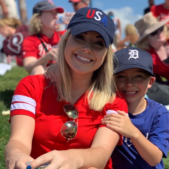 Meet your Posher, Ashli - Picture 1 of 2